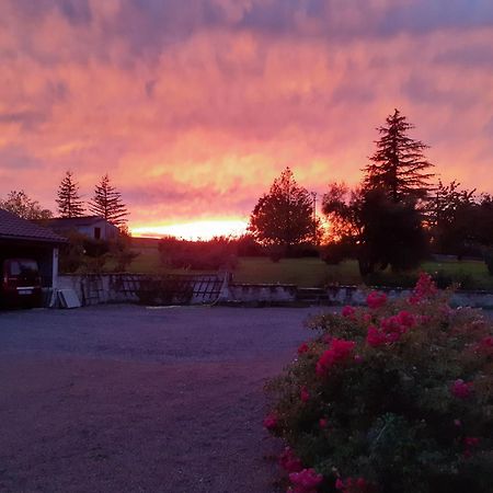 Gite De La Roseraie Louchy-Montfand Экстерьер фото